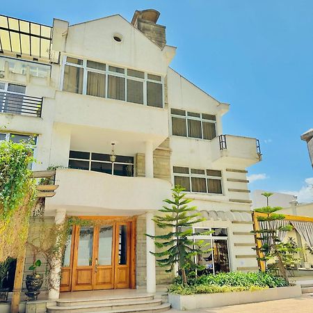 Bed and Breakfast Social House Addis Abeba Esterno foto