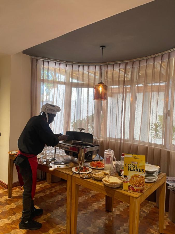 Bed and Breakfast Social House Addis Abeba Esterno foto