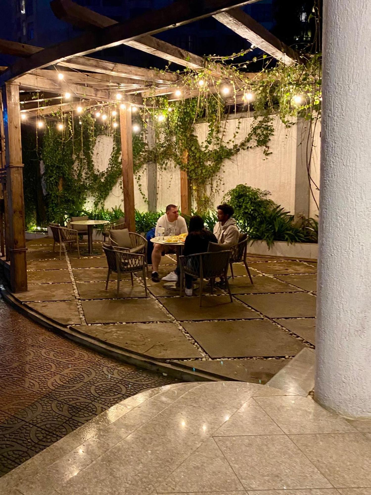Bed and Breakfast Social House Addis Abeba Esterno foto
